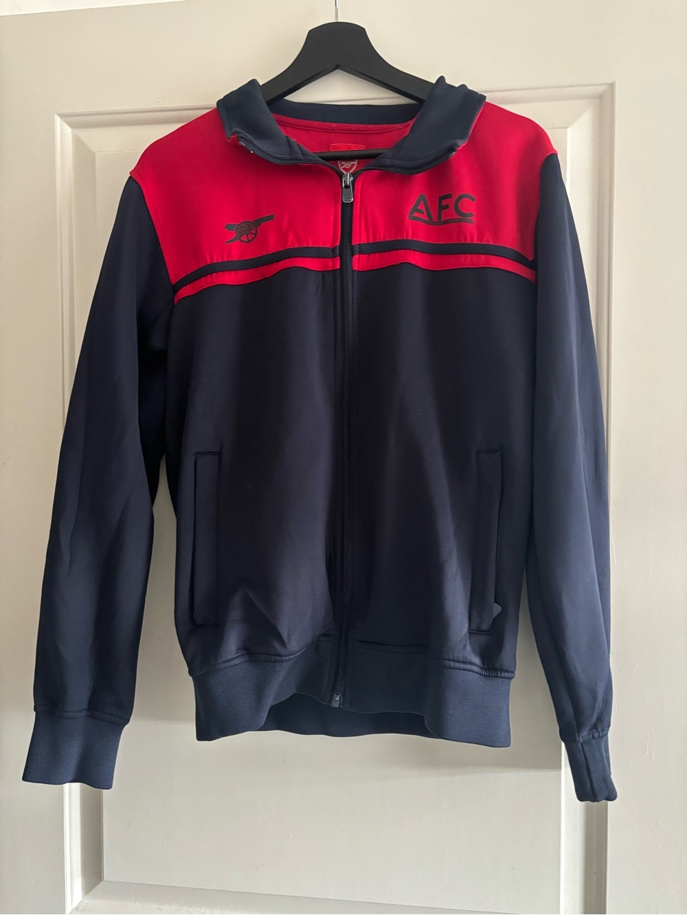 Arsenal Men’s Zip-Up Sports Jacket in Navy and Red